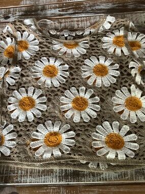 Boho Crochet Daisy Crop Top - Tan with White & Yellow